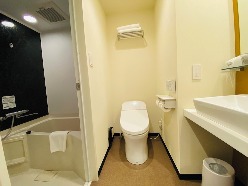 シアタールーム ツイン 禁煙 バスルーム1 | 変なホテル東京 羽田