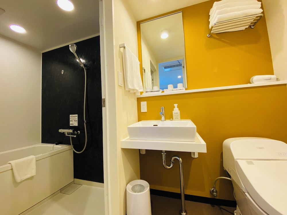 シアタールーム トリプル 禁煙 バスルーム2 | 変なホテル東京 羽田