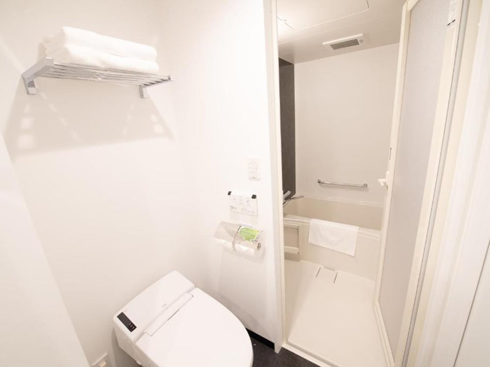 [安眠快眠ルーム]スチームクローゼット ツインルーム 禁煙 バスルーム0 | 変なホテル東京 赤坂