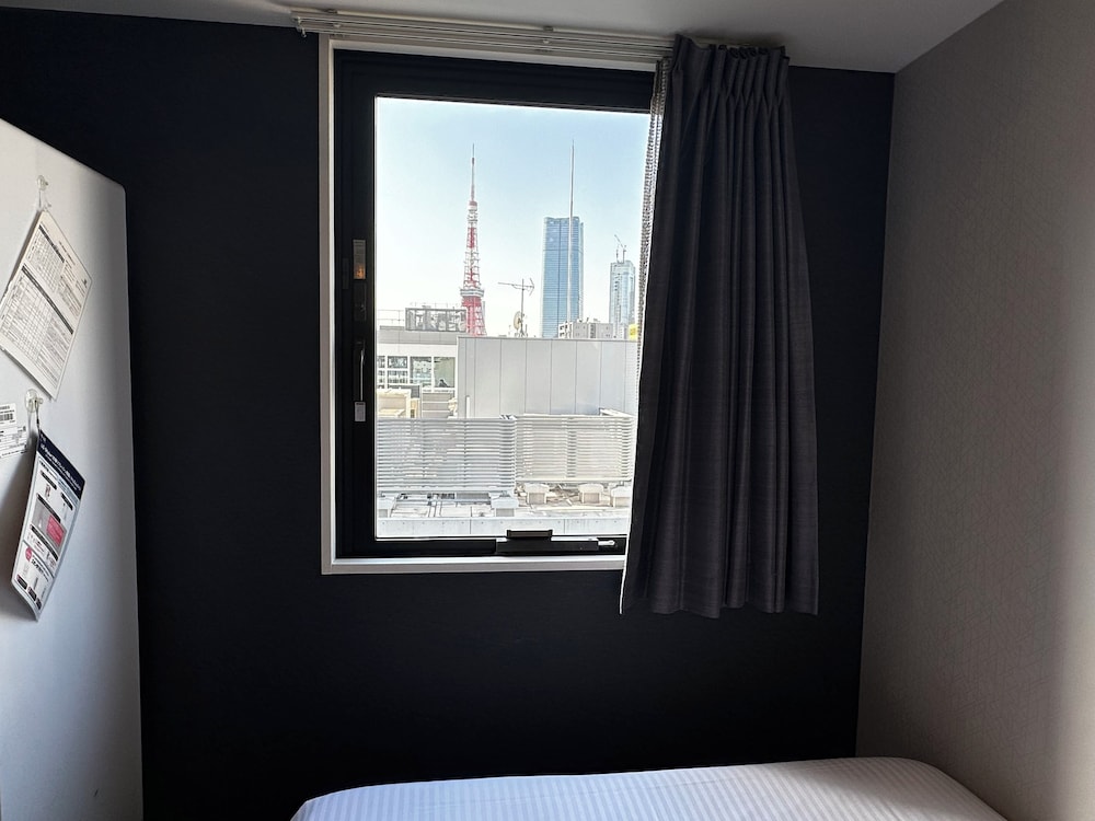 タワービュー セミダブルルーム 客室4 | 変なホテル東京 浜松町