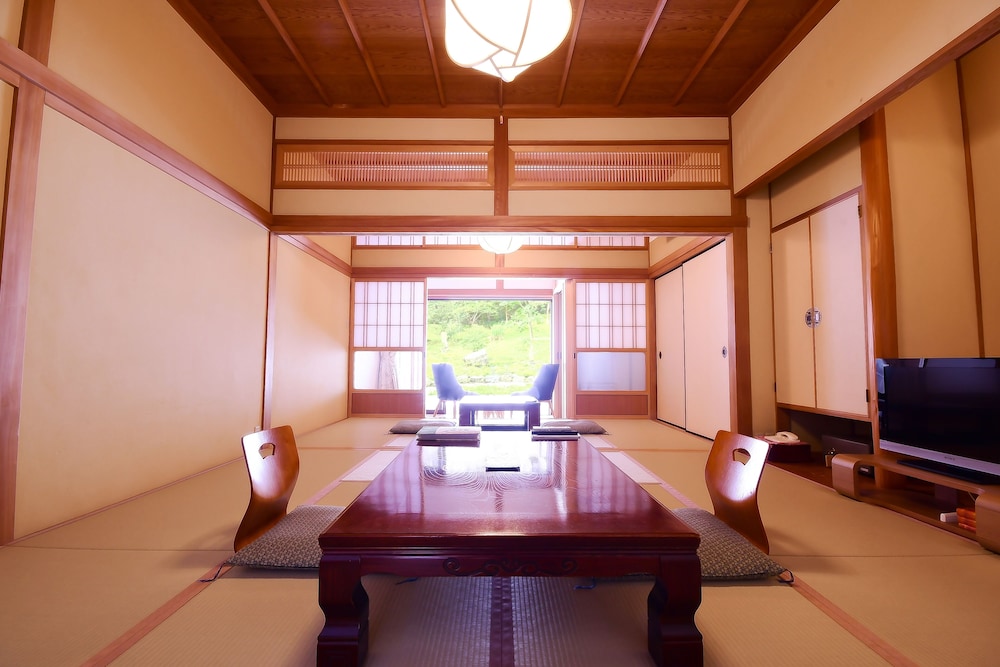 離れ和室 12畳 客室1 | 高野山 宿坊 不動院