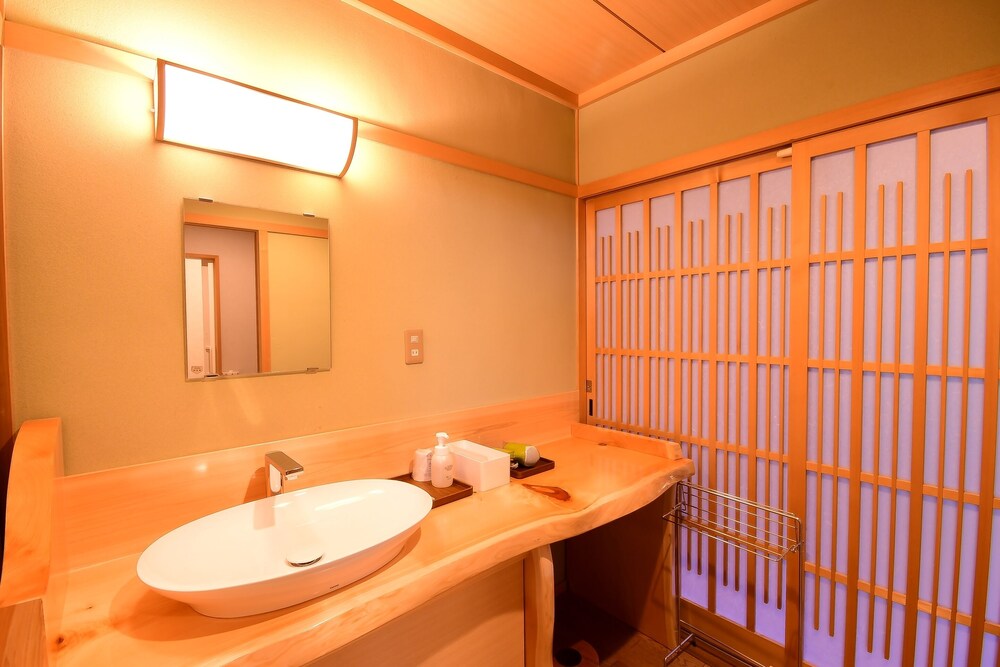 スタンダード ルーム 禁煙 専用バスルーム 客室の設備とサービス0 | 高野山 宿坊 不動院