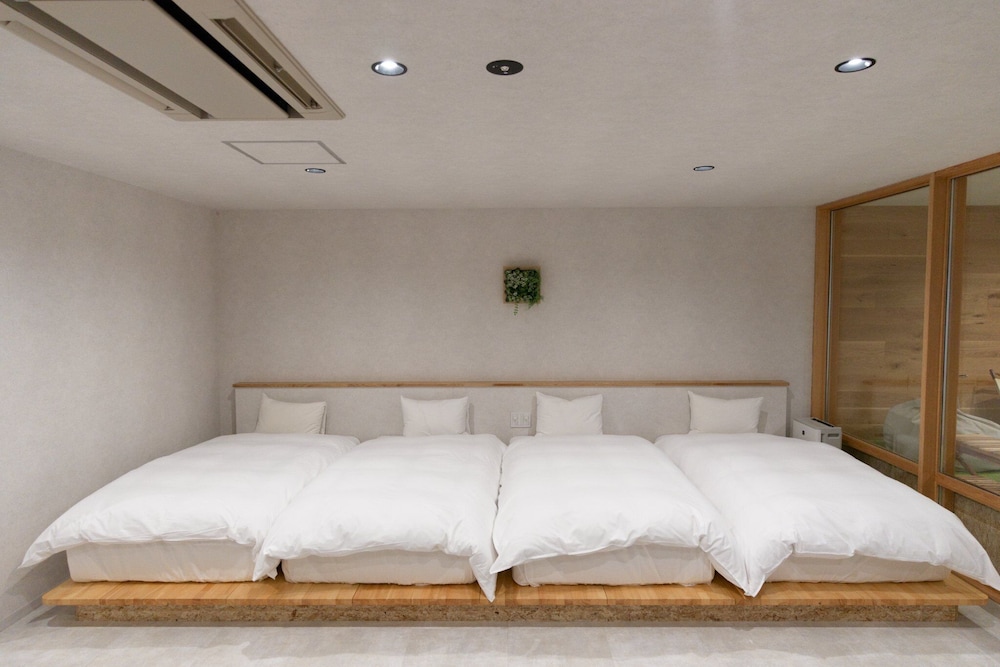 グランドコモンズ 7ベッドルーム 禁煙 客室2 | RELAX HOTEL 高山ステーション