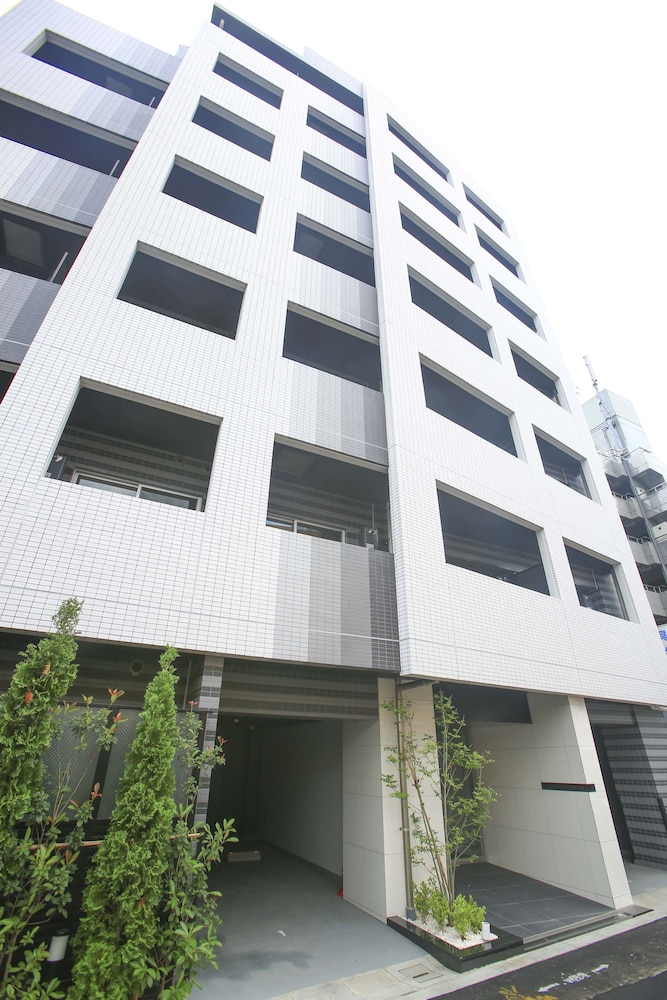 メインイメージ | 2500 冊を超えるマンガに囲まれた部屋 メインイメージ | 2500 冊を超えるマンガに囲まれた部屋