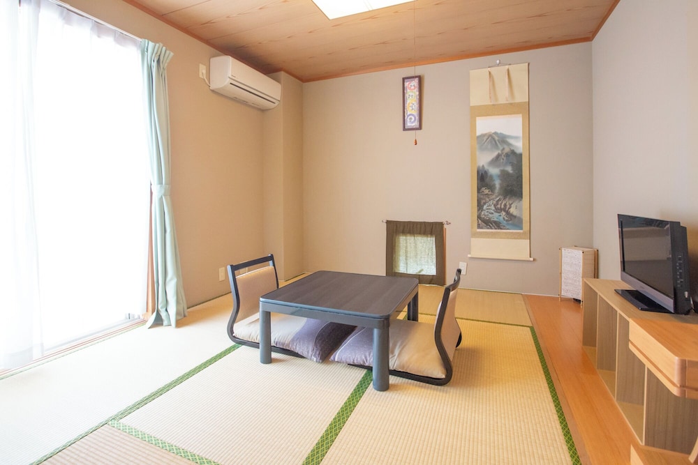 エコノミー 和室 2人部屋 禁煙 共用トイレとバスルーム | 新錦ホテル