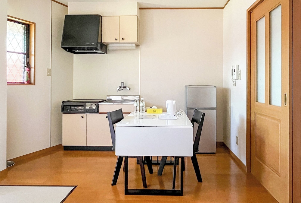 Cottage (capacity 4) with private dog run 専用キッチン0 | 四季の郷　遊楽