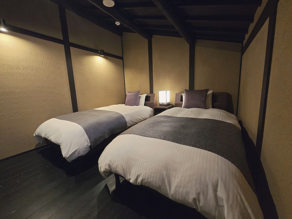 一軒家 (シングルベット4, 布団2) 客室4 | 京町家貸切宿 高瀬川七条