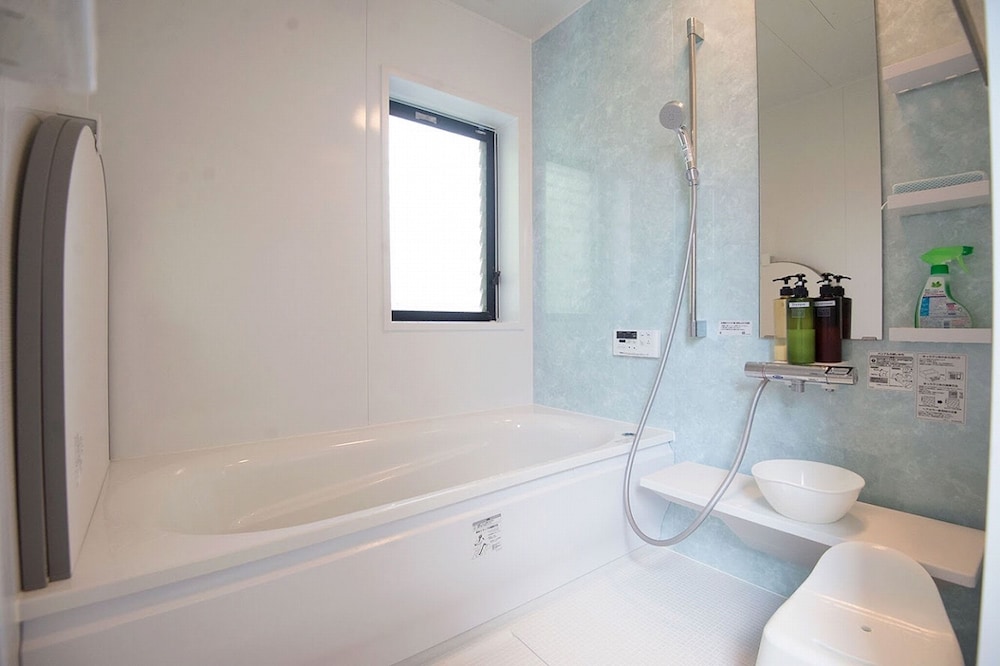 和室３人部屋（布団ルーム） バスルーム0 | HAKONE guesthouse gaku.