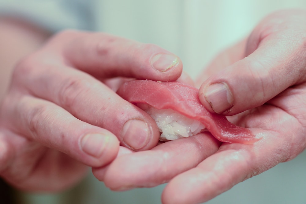 2階 木漏れ日の間 (寿司) 客室露天風呂付＋個室お食事処 旅館のお食事処1 | 箱根藍瑠