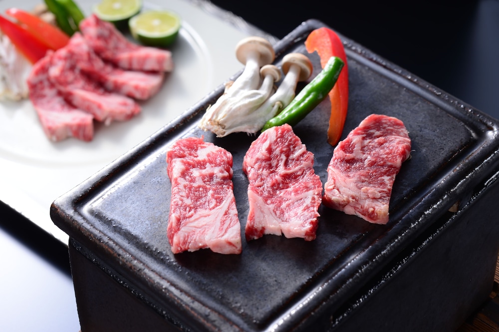 2階 木漏れ日の間 (ステーキ) 客室露天風呂付＋個室お食事処 | 箱根藍瑠