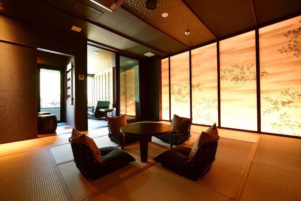 2階 木漏れ日の間 客室露天風呂付+個室お食事処 | 箱根藍瑠