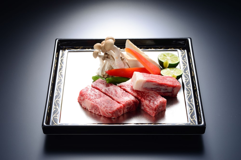 2階 木漏れ日の間 (ステーキ) 客室露天風呂付＋個室お食事処 旅館のお食事処0 | 箱根藍瑠