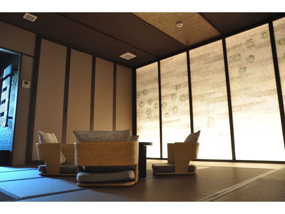 4階 眺望の間 客室露天風呂付+個室お食事処 客室の設備とサービス0 | 箱根藍瑠