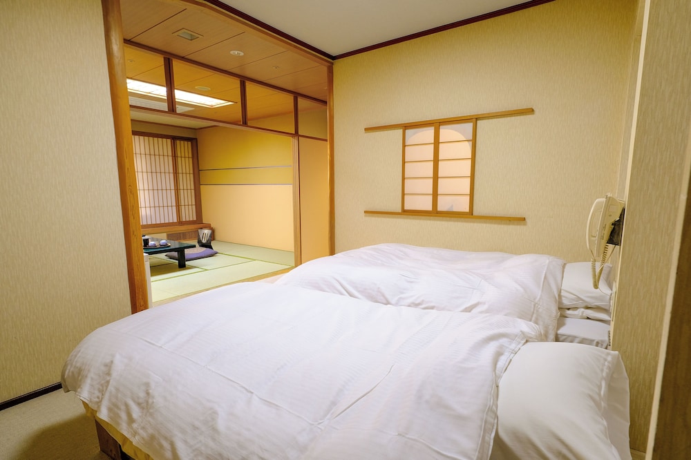 バリアフリー和洋室 38㎡ | 松園荘 保津川亭