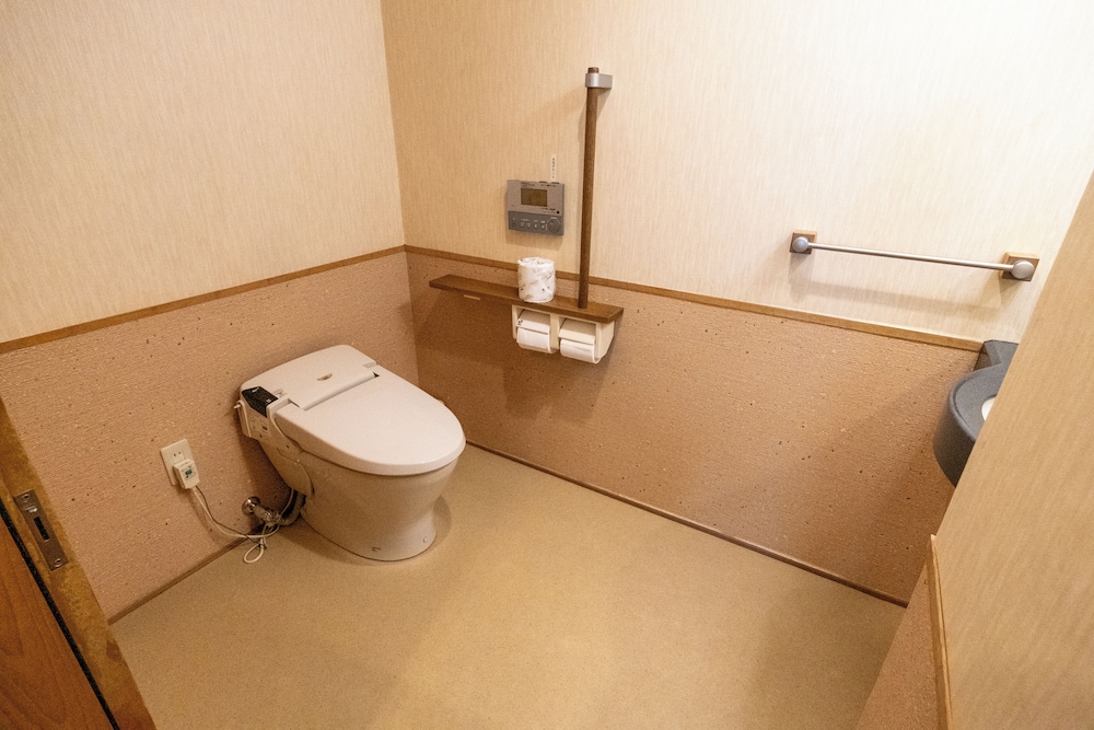 バリアフリー和洋室 38㎡ 客室2 | 松園荘 保津川亭