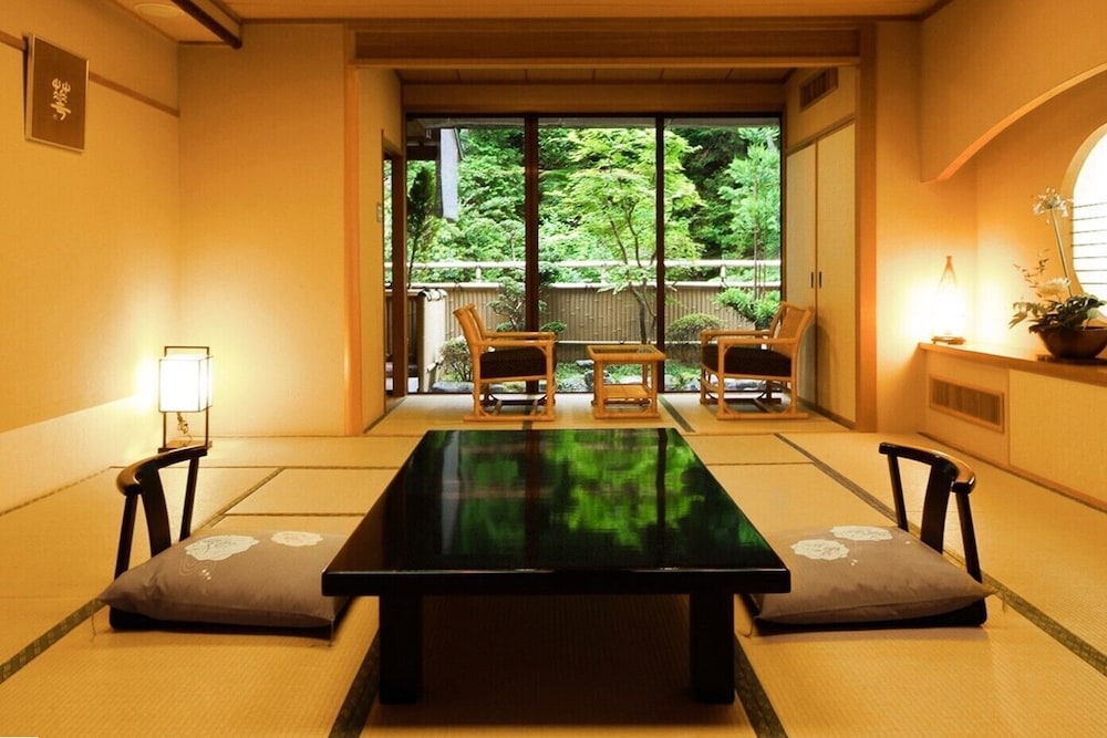 バリアフリー和洋室 38㎡ | 松園荘 保津川亭