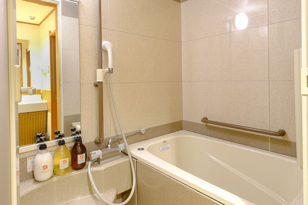 露天風呂付き和室（バス・トイレ付／鹿観の棟 山側） バスルーム0 | 松園荘 保津川亭