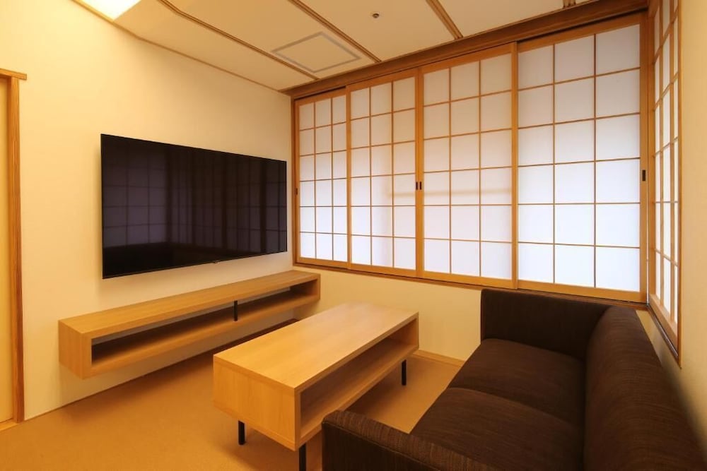 デラックスツインルーム 50㎡（鹿観の棟 山側） 客室4 | 松園荘 保津川亭