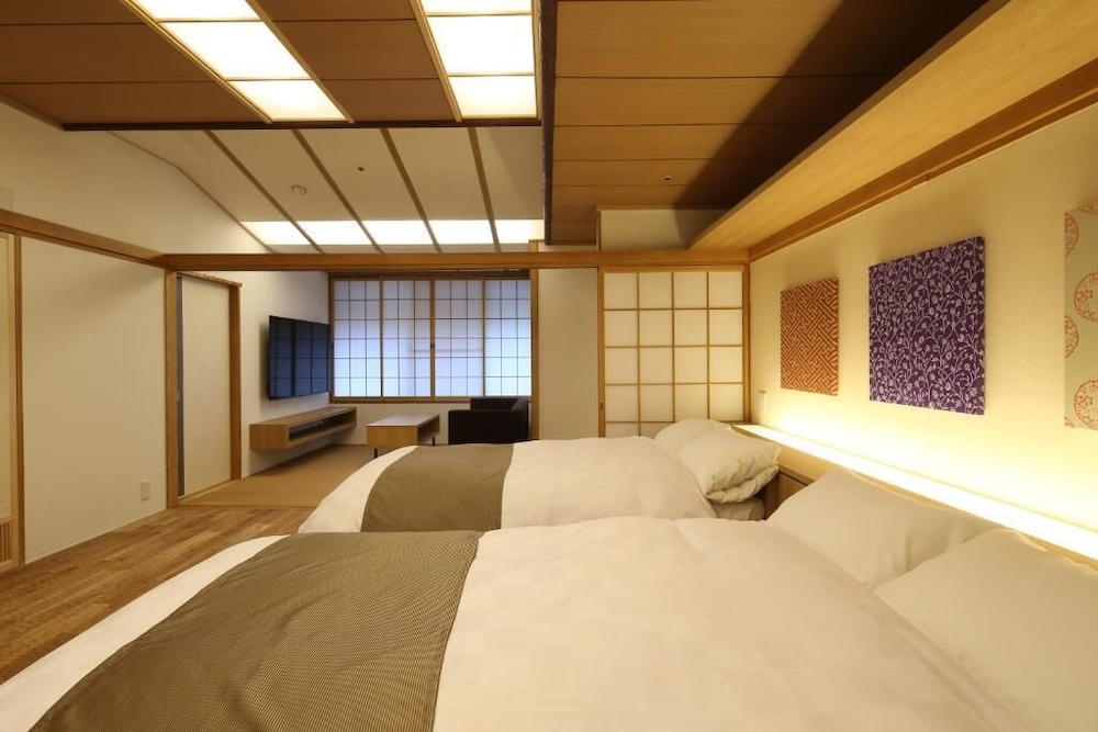 デラックスツインルーム 50㎡（鹿観の棟 山側） 客室3 | 松園荘 保津川亭