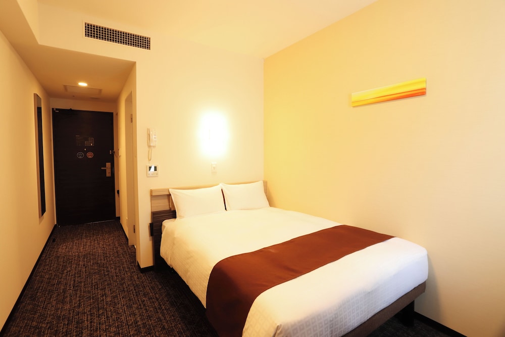 スタンダード ダブルルーム 喫煙可 客室1 | スマイルホテルプレミアム大阪本町