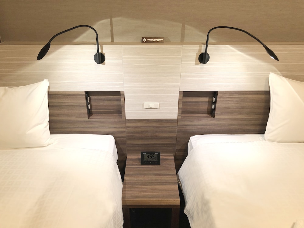 トリプルルーム 禁煙 客室の設備とサービス1 | スマイルホテルプレミアム大阪本町