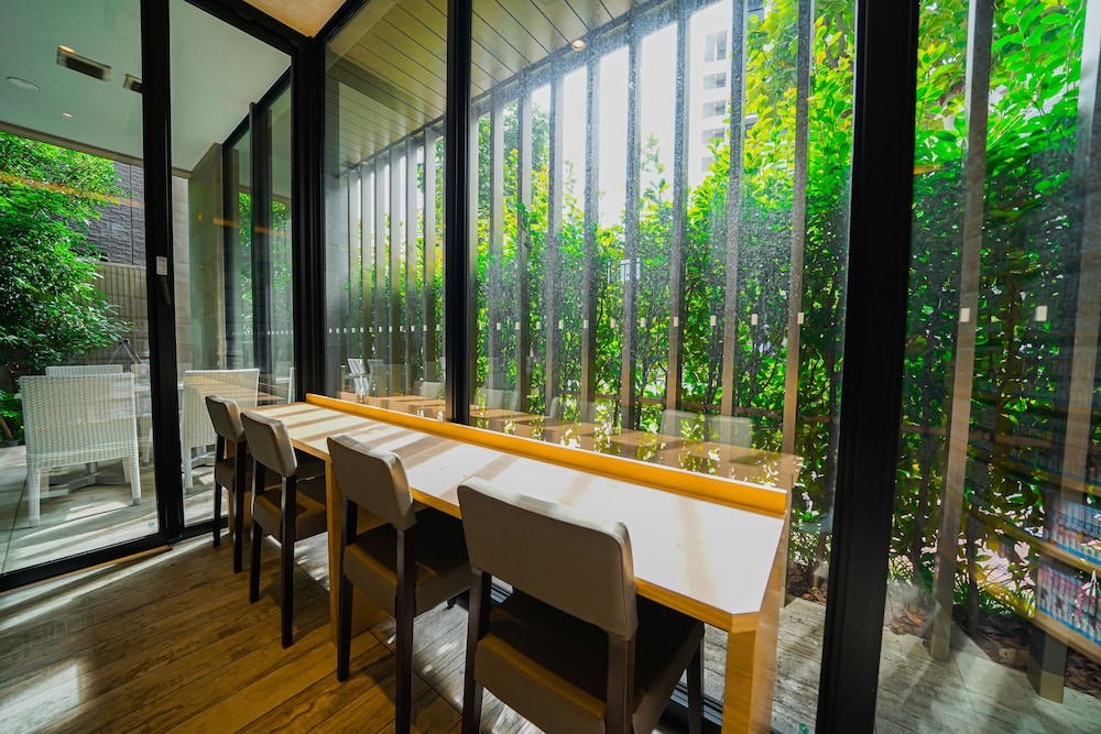 ロビーラウンジ1 | クインテッサホテル東京羽田 Comic&Books