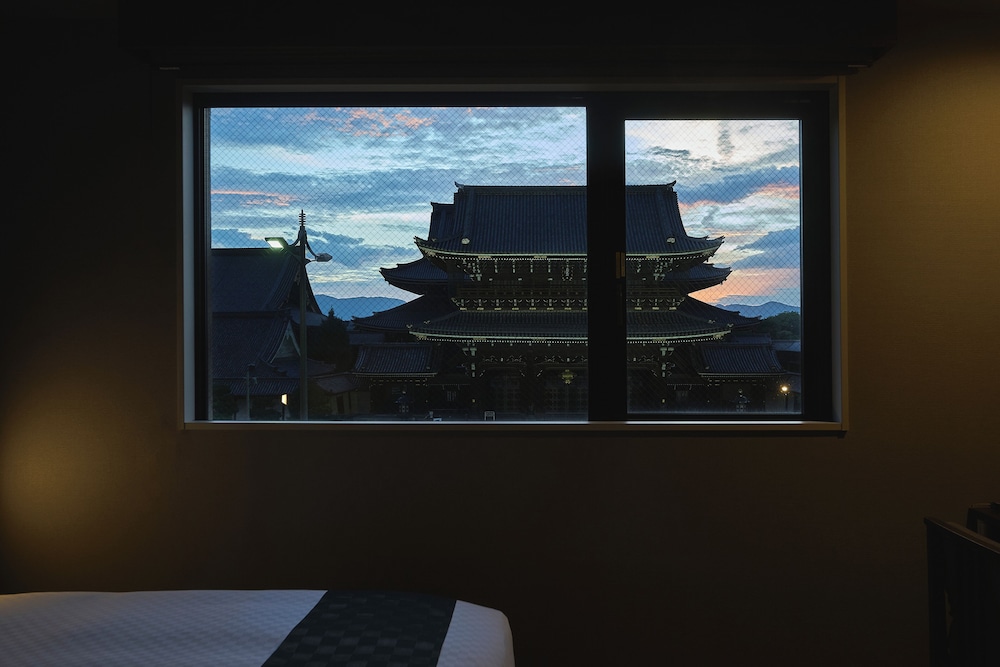 ファミリースイート 本願寺ビュー 客室19 | Hotel Kuu Kyoto