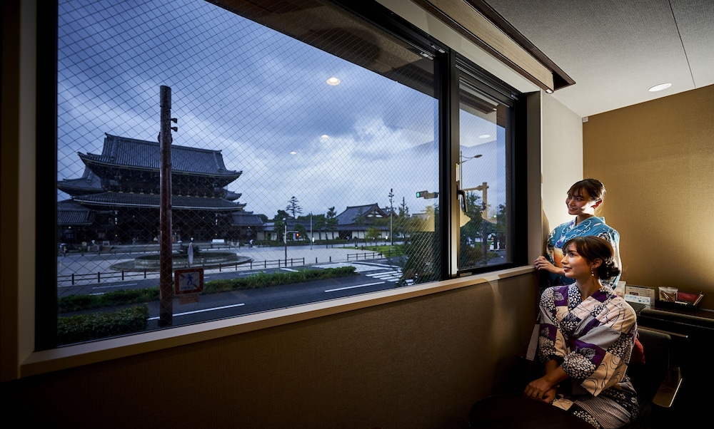 ファミリースイート 本願寺ビュー 客室16 | Hotel Kuu Kyoto