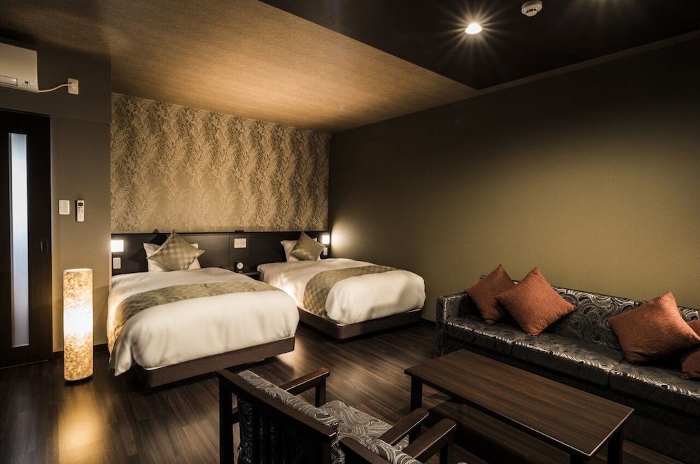 ファミリースイート 本願寺ビュー 客室12 | Hotel Kuu Kyoto