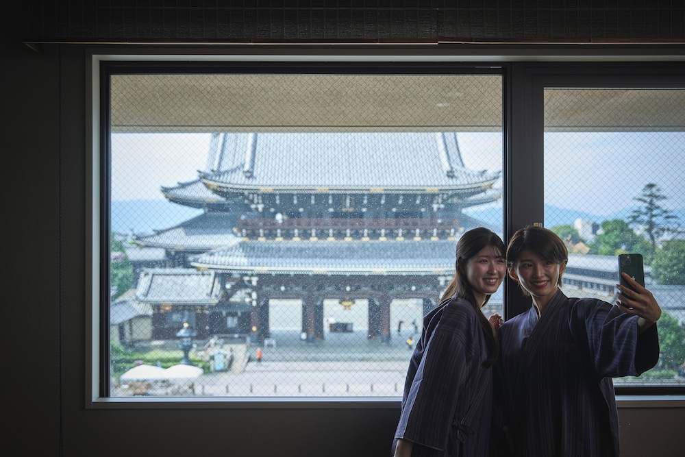 ファミリースイート 本願寺ビュー 客室18 | Hotel Kuu Kyoto