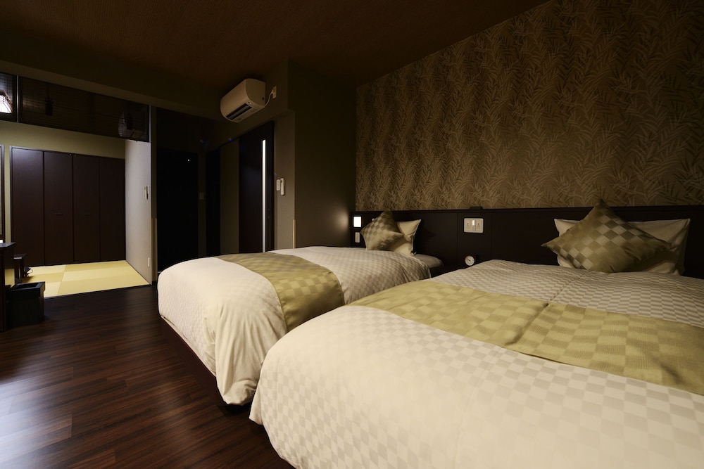 ファミリースイート 本願寺ビュー 客室2 | Hotel Kuu Kyoto