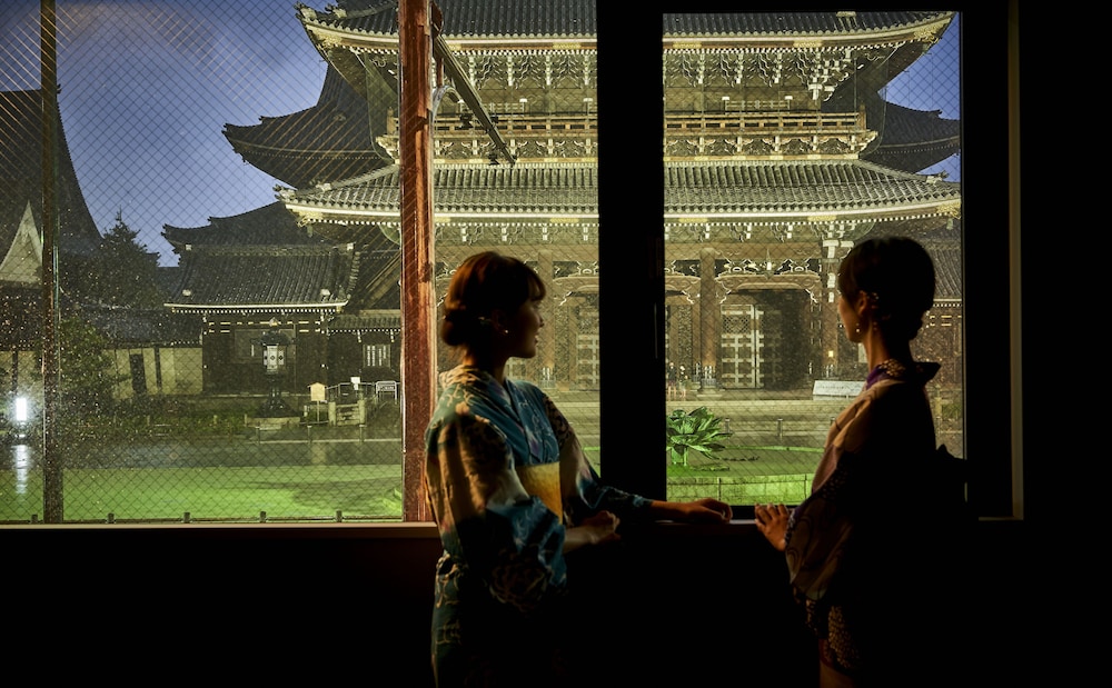 ファミリースイート 本願寺ビュー 客室17 | Hotel Kuu Kyoto