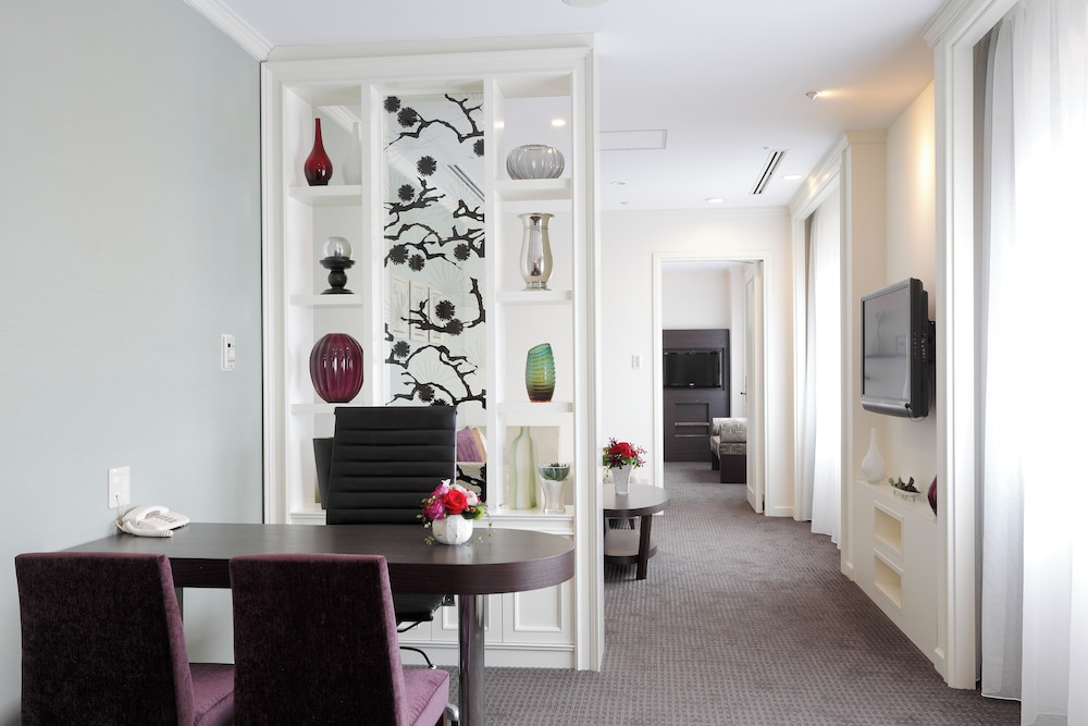 ロイヤル スイート 禁煙 リビング エリア0 | パレスホテル大宮