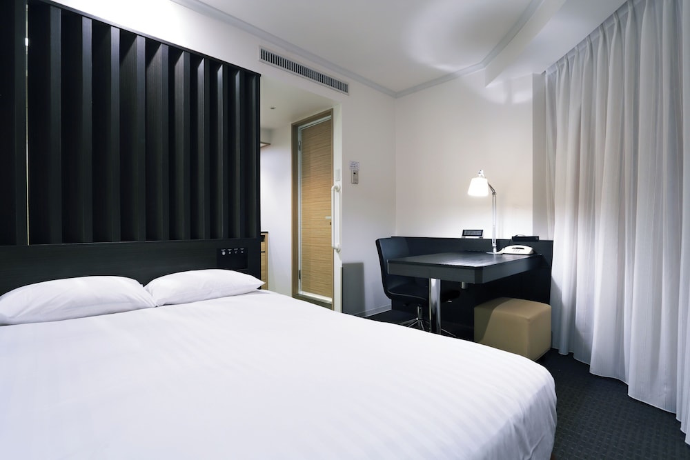 コーナーダブルルーム 禁煙 | パレスホテル大宮