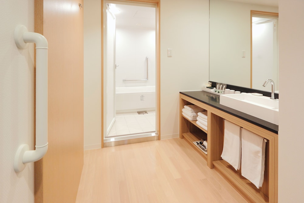 ファミリー ルーム 4 ベッドルーム 禁煙 バスルーム0 | パレスホテル大宮