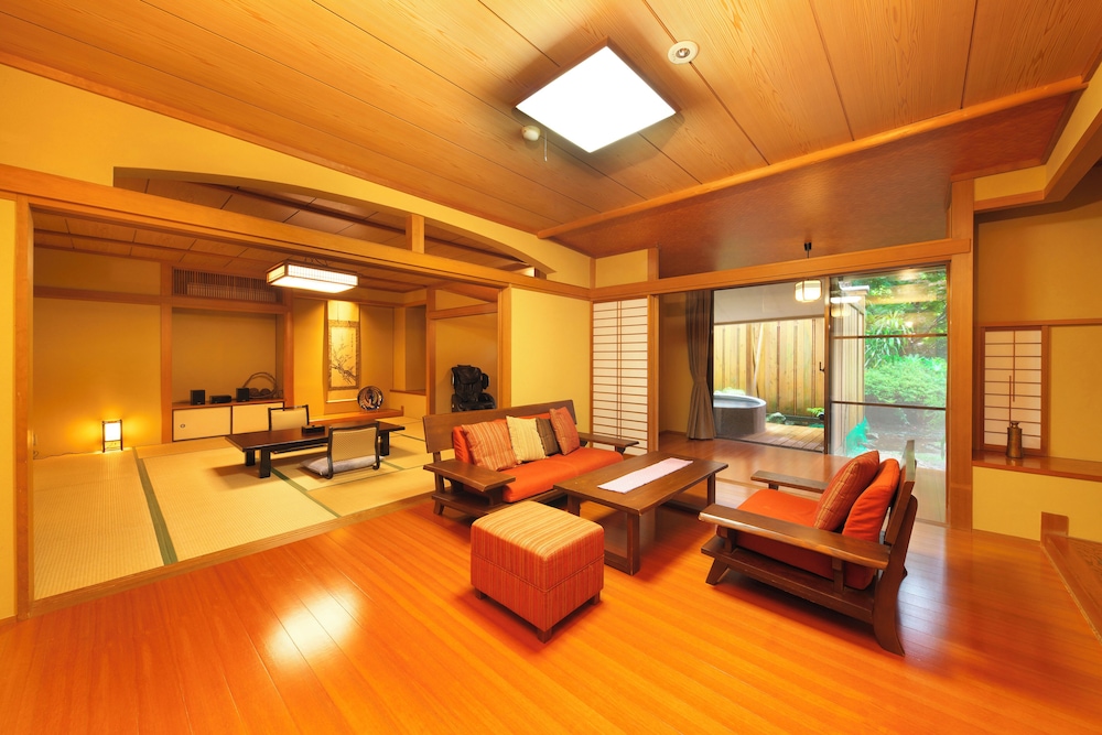 デラックス ルーム 客室1 | 大地の彩 花月亭