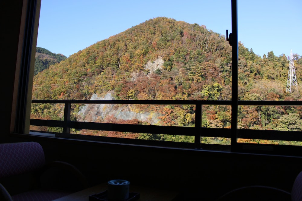 和室（12.5帖） マウンテン ビュー0 | 祭屋湯左衛門