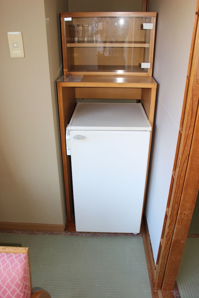 和室（12.5帖） 小型冷蔵庫0 | 祭屋湯左衛門