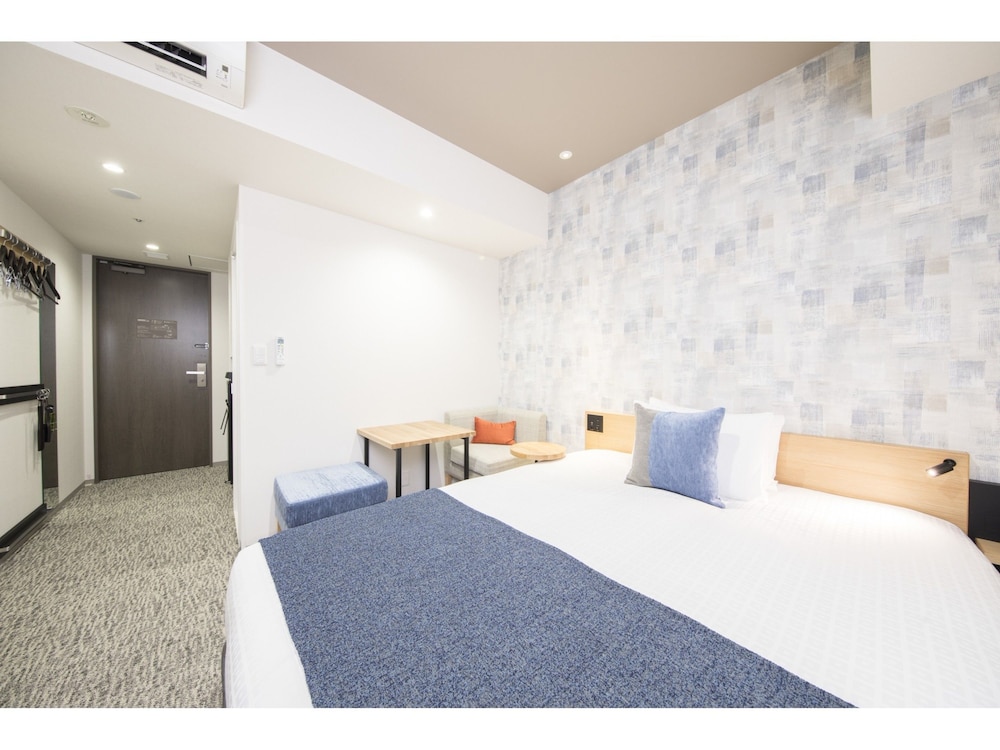 コンフォートダブルルーム(クイーンベッド1台)2名利用 禁煙 客室3 | 東急ステイ高輪 (泉岳寺駅前)