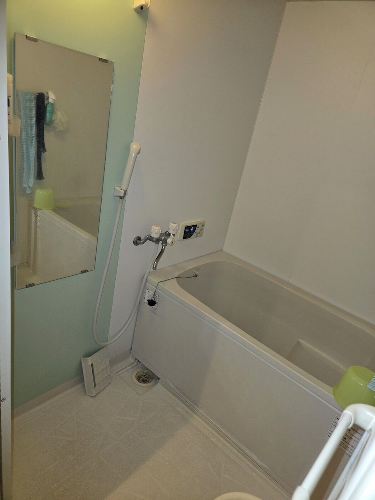 3号室プライベートルーム（トイレ、シャワー共用） バスルーム0 | ゲストハウス ジャコテル 鶴橋