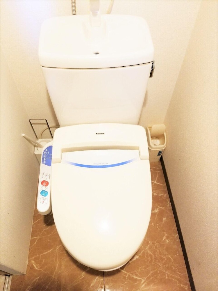 3号室プライベートルーム（トイレ、シャワー共用） 共用バスルーム0 | ゲストハウス ジャコテル 鶴橋