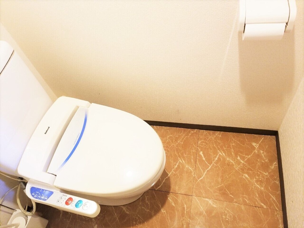 3号室プライベートルーム（トイレ、シャワー共用） バスルームの設備0 | ゲストハウス ジャコテル 鶴橋