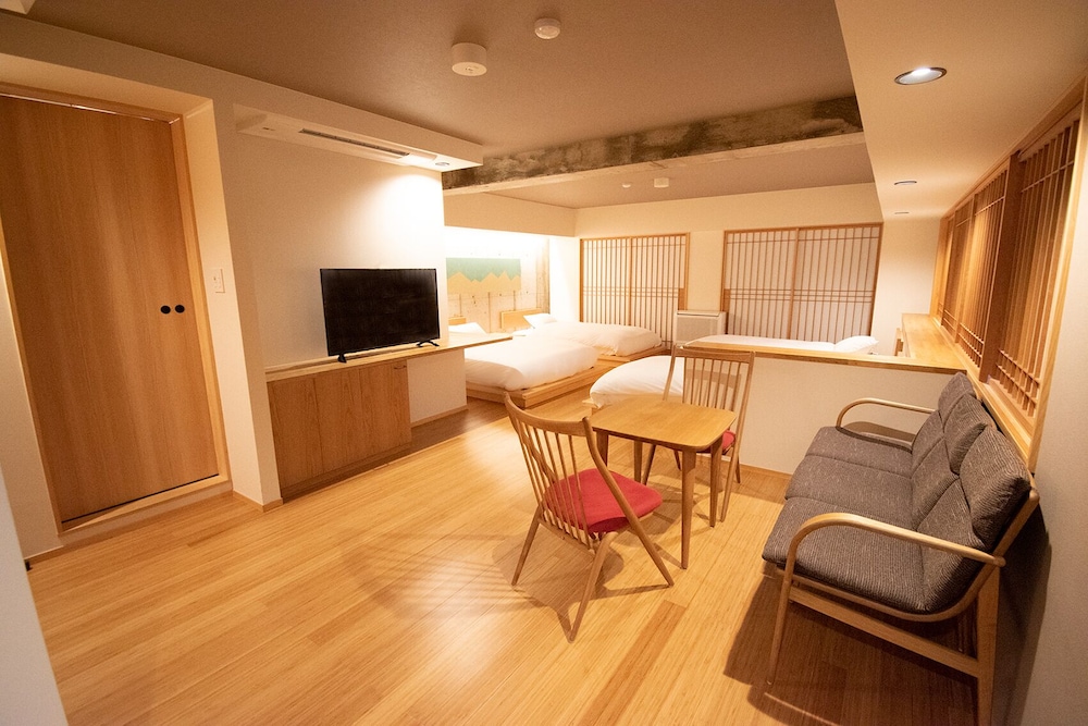 スーペリア ファミリールーム 客室7 | ザ グランドウェスト 嵐山