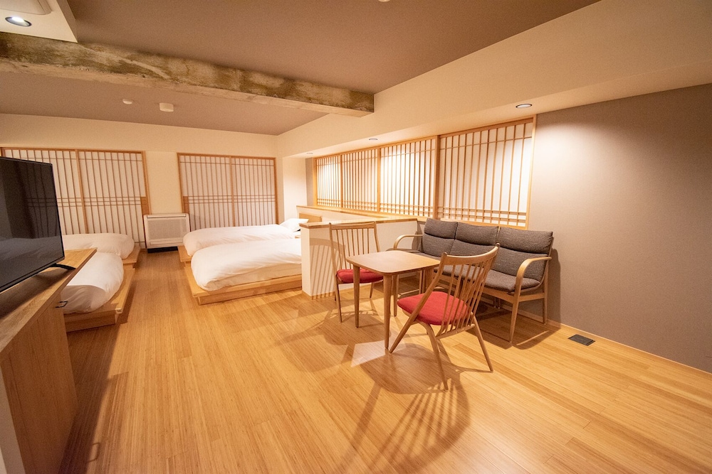スーペリア ファミリールーム 客室8 | ザ グランドウェスト 嵐山