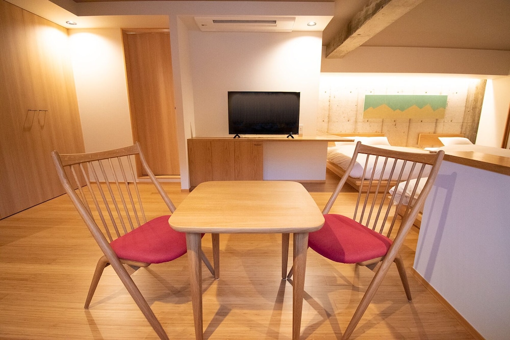 スーペリア ファミリールーム リビング エリア1 | ザ グランドウェスト 嵐山