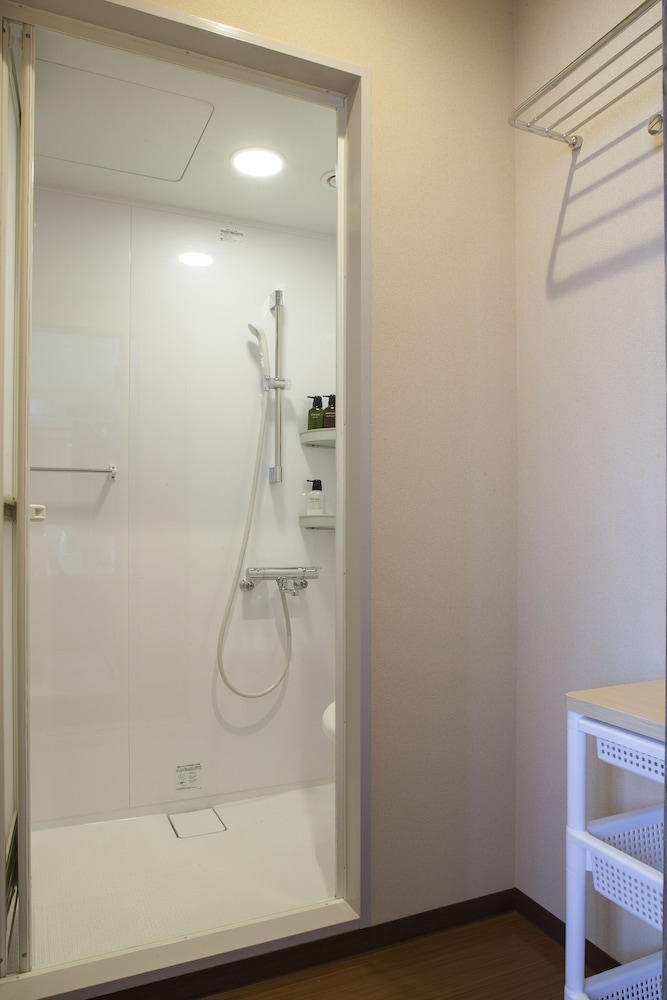 割引 カプセルルーム男性用 2部屋 禁煙 バスルーム0 | 金沢カプセルホテル武蔵町