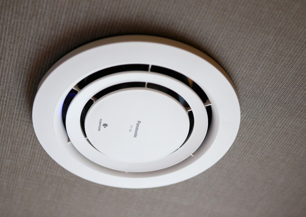 ダブル [15sqm ベッド幅140cm/1台] 客室の設備とサービス4 | ホテルウィングインターナショナルプレミアム金沢駅前