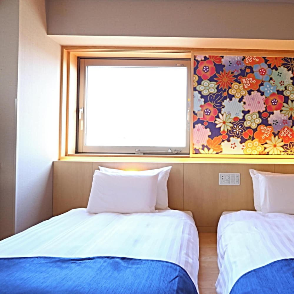 和洋室ツイン [20sqm 低床ベッド110cm/2台] 客室3 | ホテルウィングインターナショナルプレミアム金沢駅前