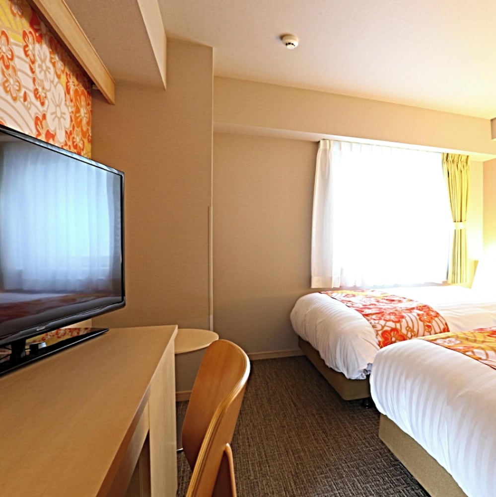 ツイン [20sqm ベッド幅110cm/2台] 客室2 | ホテルウィングインターナショナルプレミアム金沢駅前