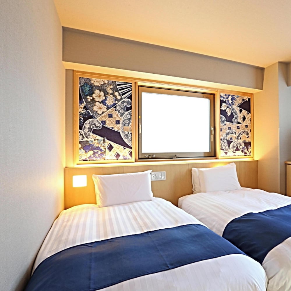 和洋室ツイン [20sqm 低床ベッド110cm/2台] | ホテルウィングインターナショナルプレミアム金沢駅前